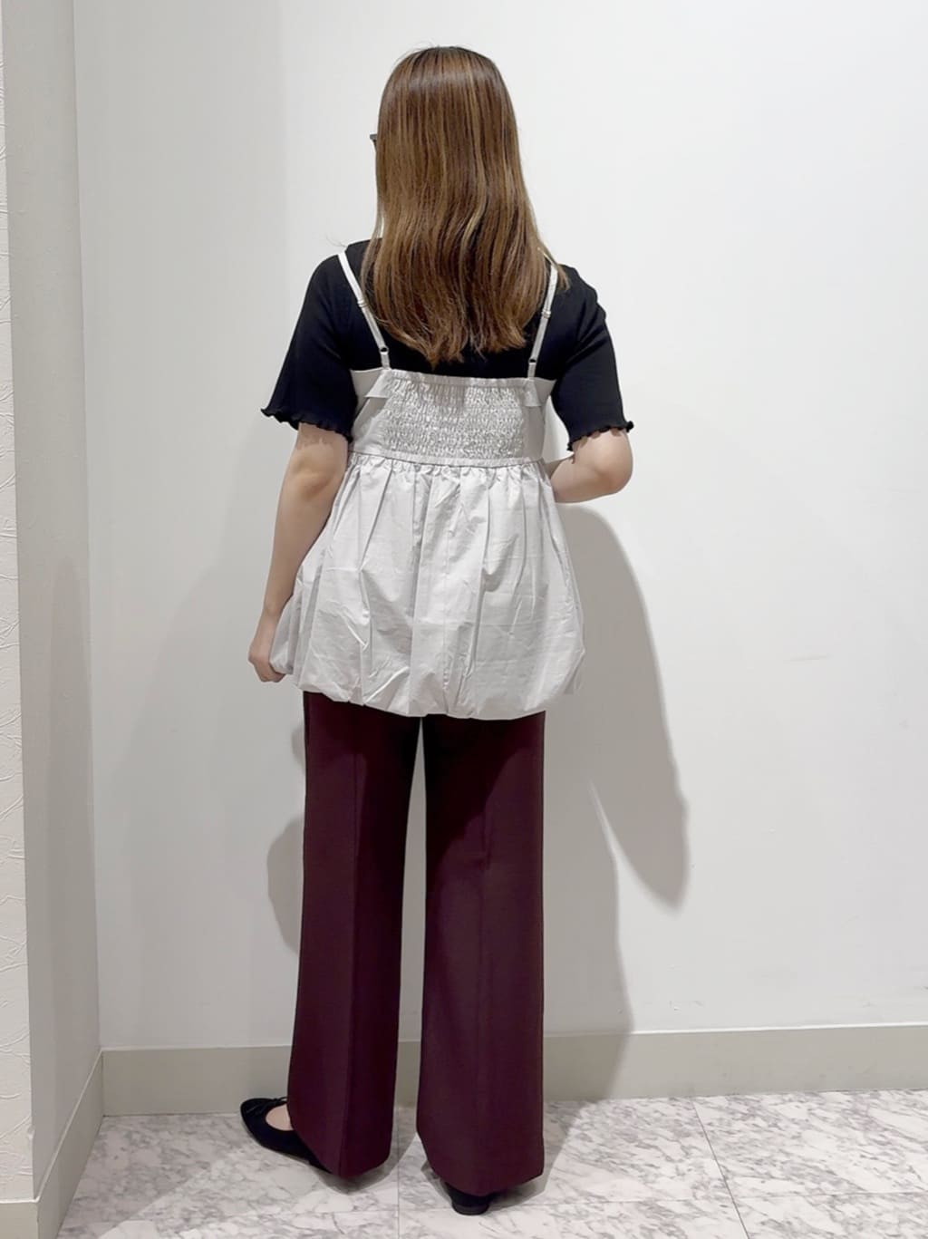 しかっちさんの「grove｜すっきりもリラックスも叶える　ウエストイージー美脚フレアパンツ」を使ったコーディネート