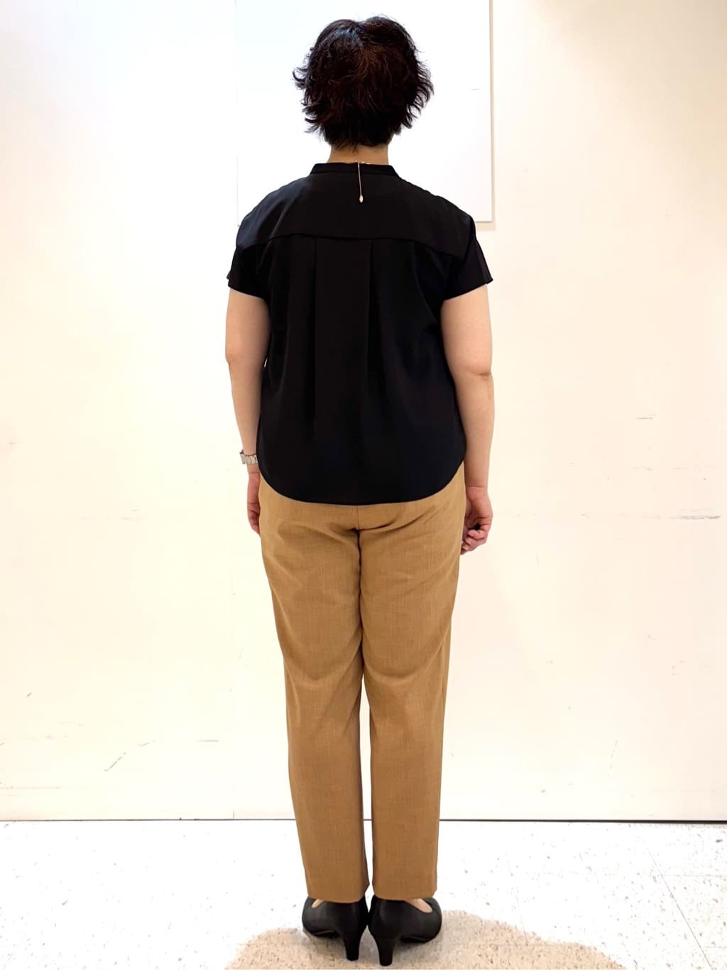 ヤスコさんの「Reflect｜【インナーに◎／すっきり見え！長め丈】タックデティールブラウス」を使ったコーディネート