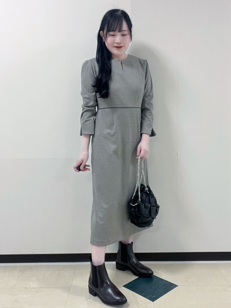 Hitomiさんの「index｜ストレッチキーネックワンピース【洗濯機OK／イージーアイロン】」を使ったコーディネート