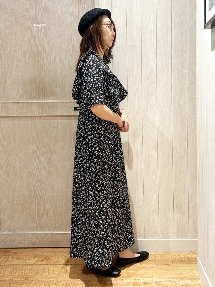 yukaさんの「SHOO･LA･RUE｜【S-LL】クラシカルな 花柄ワンピース」を使ったコーディネート