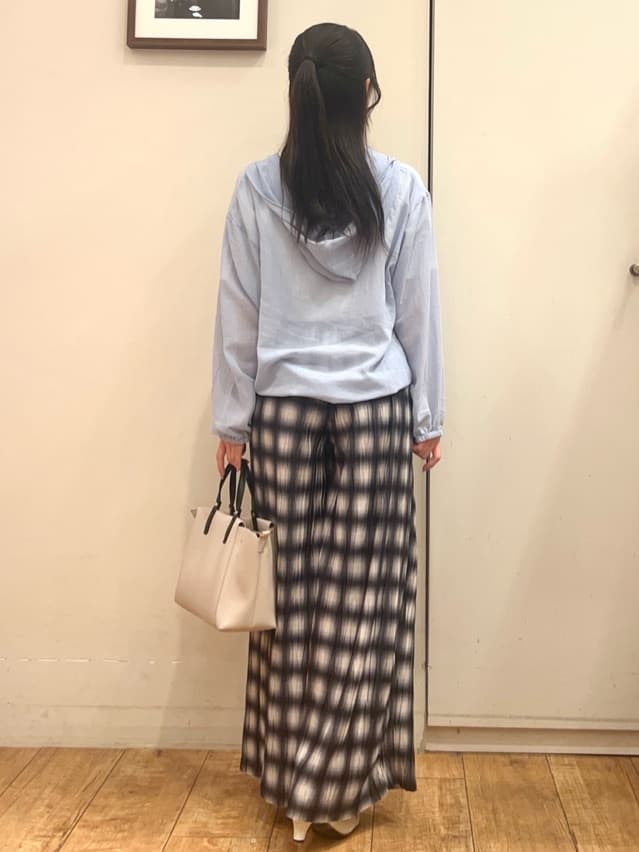 AIRIさんの「SHOO･LA･RUE｜【S-LL】大人の抜け感 シアーボイルフーディパーカ」を使ったコーディネート