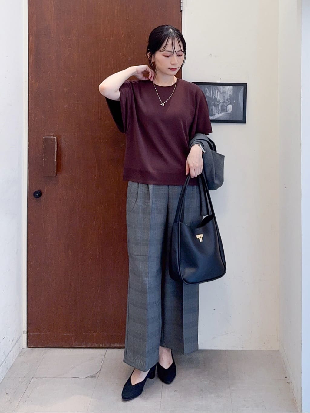 𝐇𝐢𝐫𝐨𝐦𝐢さんの「SHOO･LA･RUE｜【S-LL/セットアップ可/洗濯後しわになりにくい】ダブルベスト」を使ったコーディネート