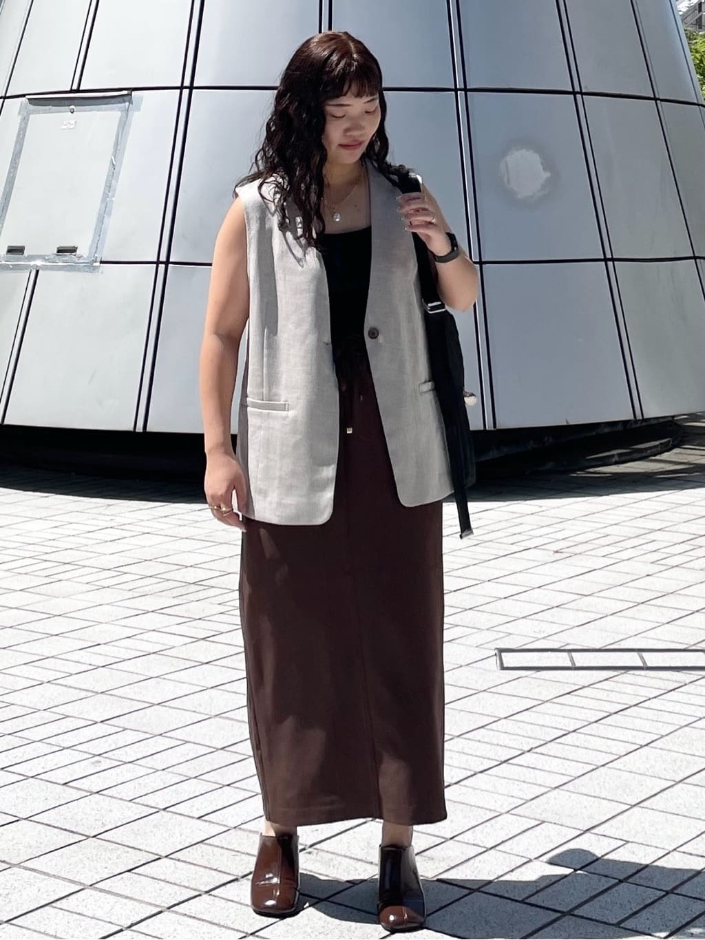 sumicaさんの「OPAQUE.CLIP｜リネンライクVネックジレ【洗濯機洗い可】」を使ったコーディネート