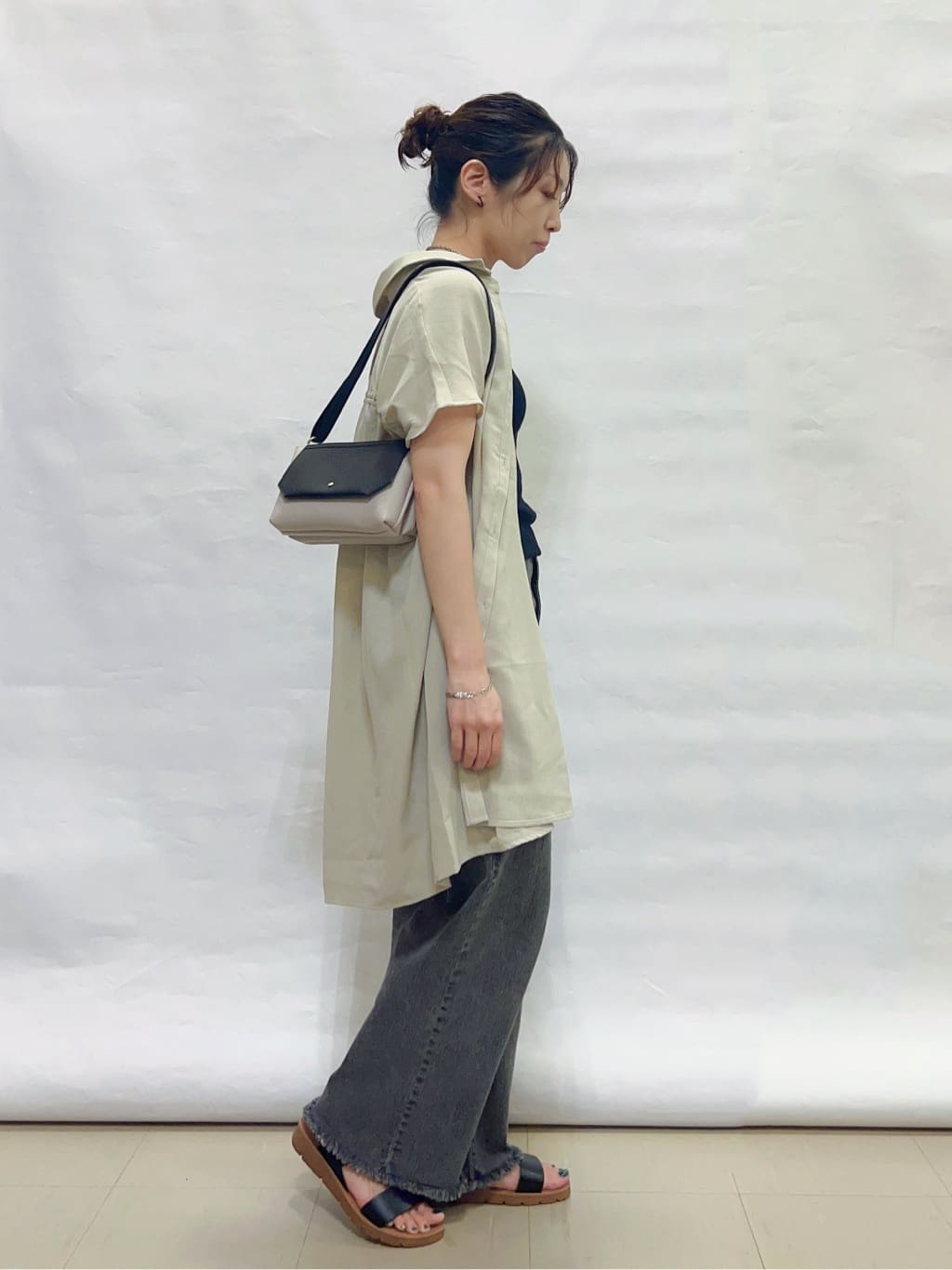 まっつんさんの「SHOO･LA･RUE｜【S-LL/体型カバー】さらりとしたタッチが心地よい バックギャザーブラウス」を使ったコーディネート