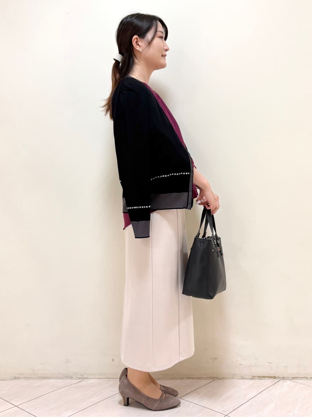mikiさんの「Reflect｜【WEB先行カラーあり／手洗い可／アンサンブル可】バイカラーカーディガン」を使ったコーディネート