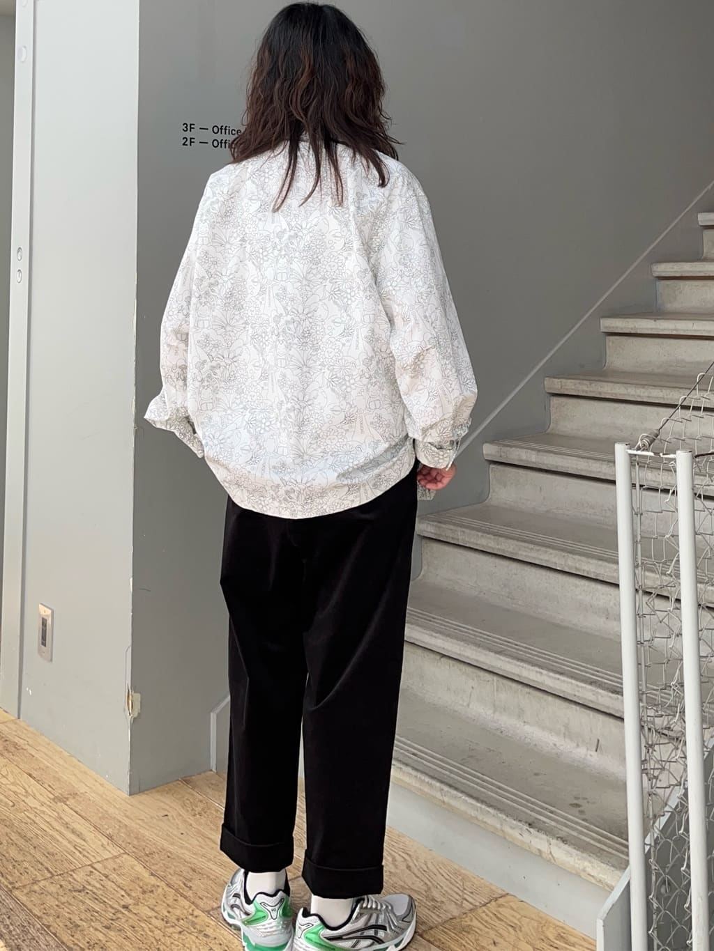 神野（jinno）さんの「TAKEO KIKUCHI｜【Sサイズ～】コーデュロイペグトップパンツ」を使ったコーディネート