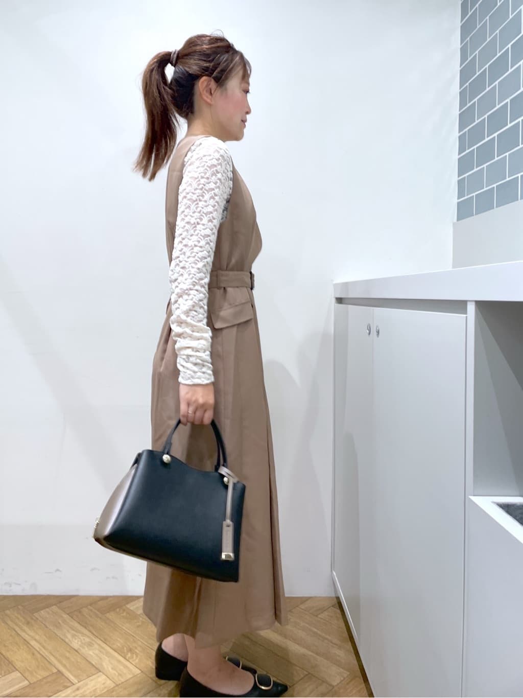 Junさんの「index｜トレンチディティールワンピース【洗濯機OK／イージーアイロン／防シワ】」を使ったコーディネート