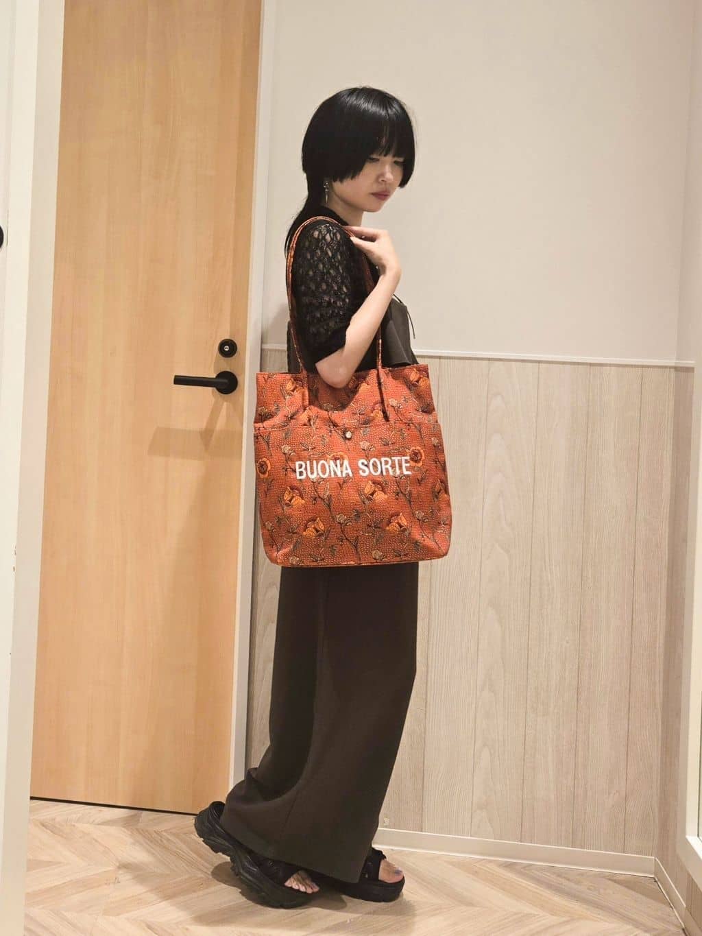 ＊yuki＊さんの「SHOO･LA･RUE｜【S-LL/5分袖】大人の抜け感 襟付きレーストップス」を使ったコーディネート