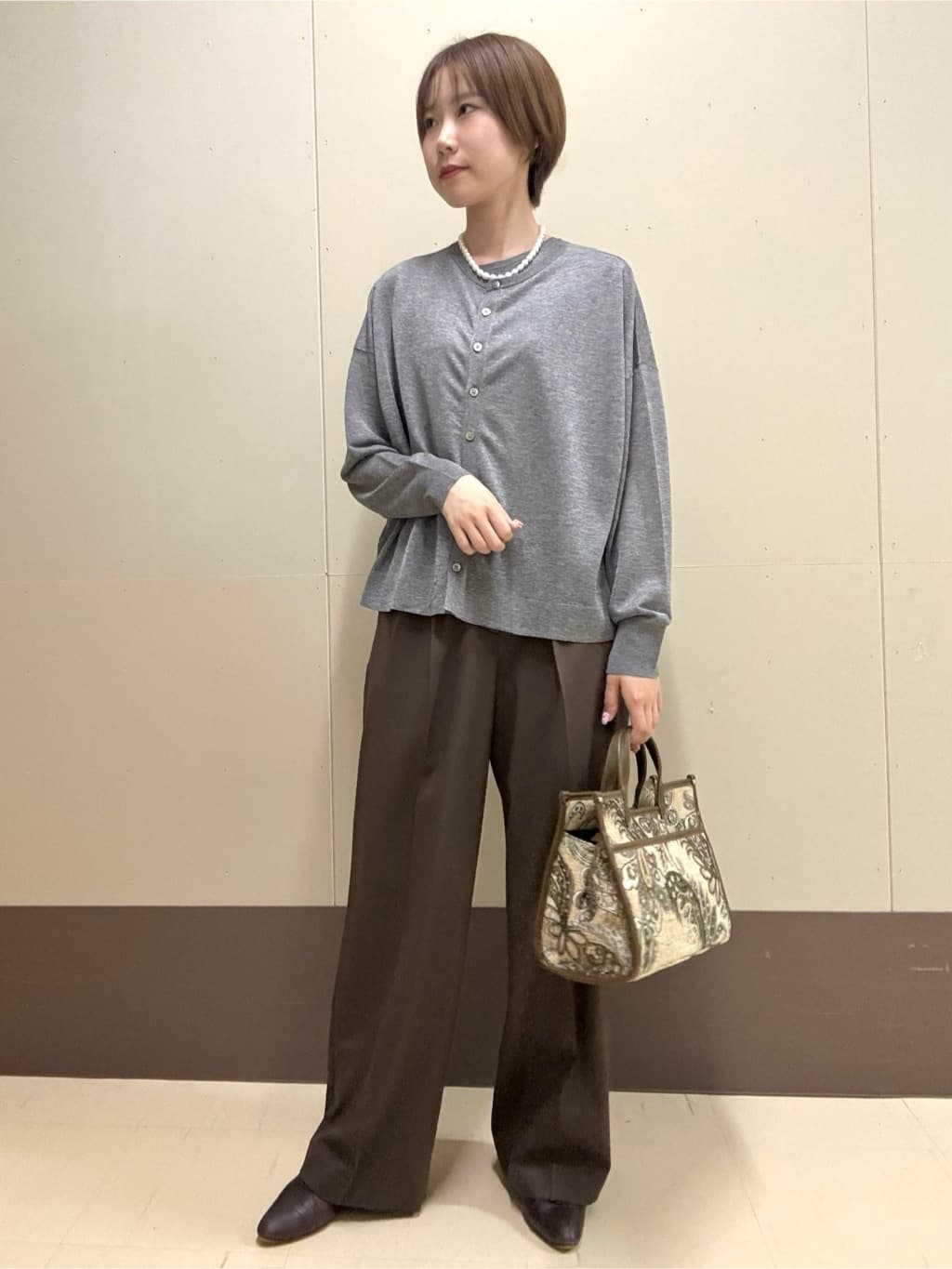 mioさんの「UNTITLED｜【前後2WAY/アンサンブル可/ゆったり】シアーカーディガン」を使ったコーディネート