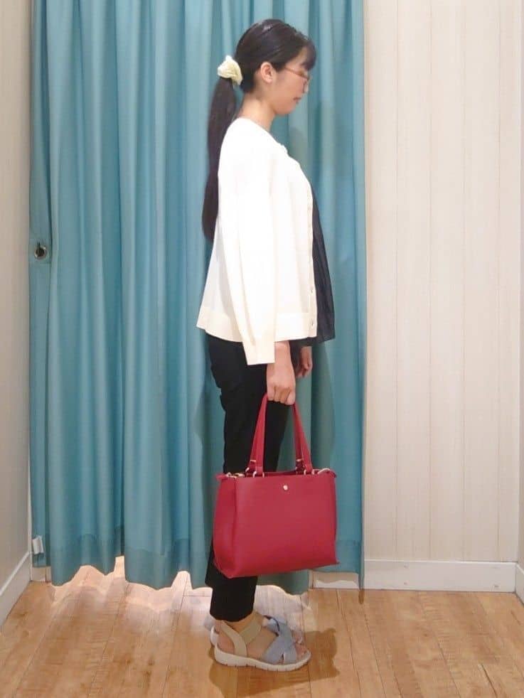 hanaさんの「SHOO･LA･RUE｜【洗える/S-LL】上品なラメ使い クルーネック ニットカーディガン」を使ったコーディネート