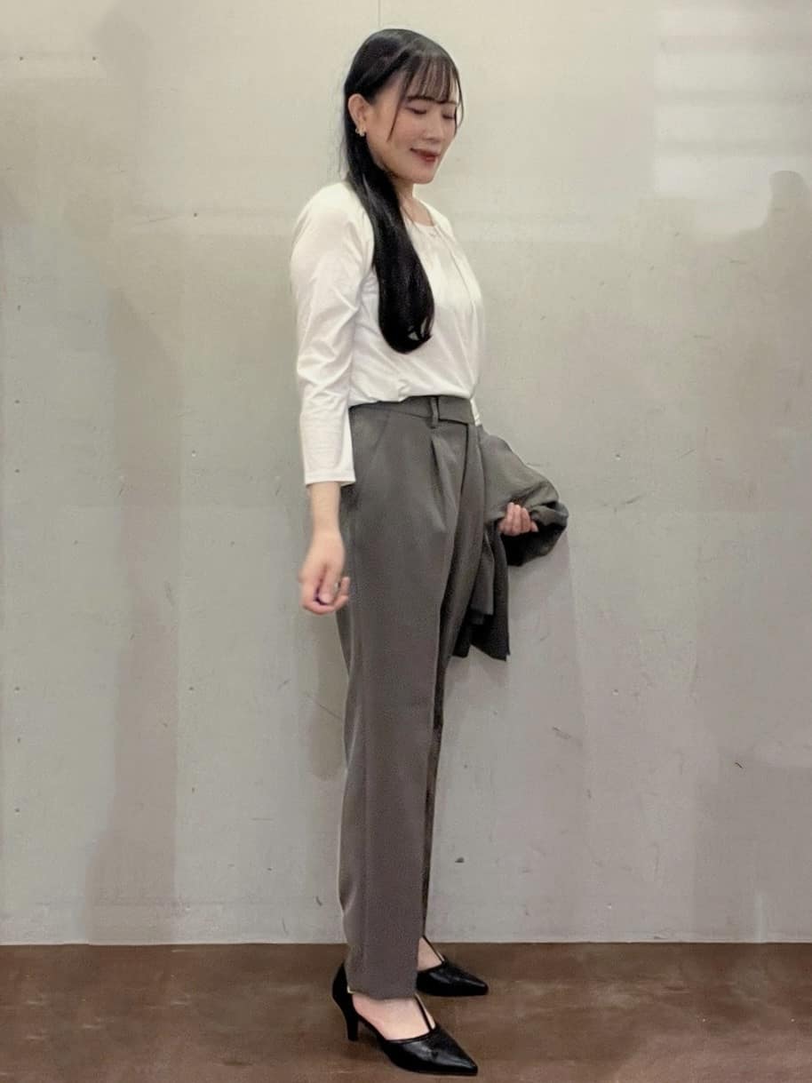 Hitomiさんの「index｜《XS-LLサイズ》ストレッチテーパードパンツ／セットアップ対応【洗濯機洗い可／イージーアイロン／防」を使ったコーディネート