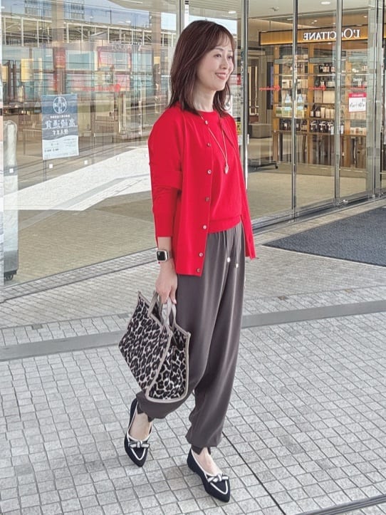 makiさんの「UNTITLED｜【アンサンブル可/薄手】ベーシッククルーネックカーディガン」を使ったコーディネート