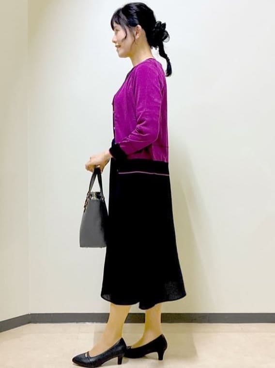  beni_gingerさんの「Reflect｜【WEB先行カラーあり／手洗い可／アンサンブル可】バイカラーカーディガン」を使ったコーディネート