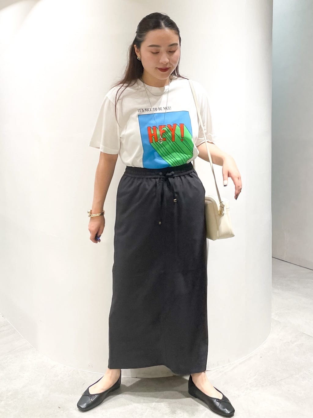 かりんさんの「OPAQUE.CLIP｜【Pontre Studio／ポンレストゥディオ】別注グラフィックTシャツ」を使ったコーディネート