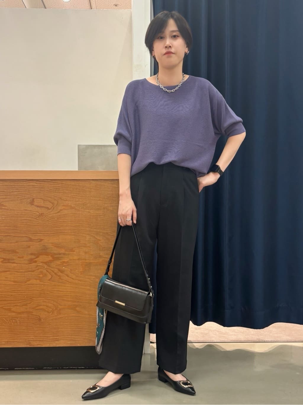 しばさんの「THE SHOP TK｜【美脚見え】タックワイドパンツ【セットアップ可】」を使ったコーディネート
