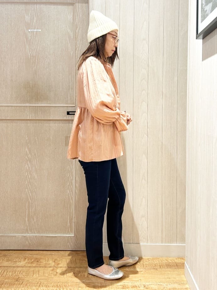 yukaさんの「SHOO･LA･RUE｜【S-LL】大人フェミニン ペプラム風フリルブラウス」を使ったコーディネート