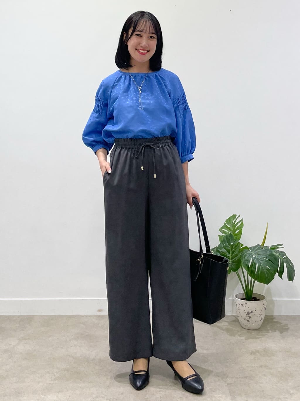 yukariさんの「Reflect｜【ウエスト総ゴム／セットアップ／単品使いOK◎】ベスト＋ストレートパンツセット」を使ったコーディネート
