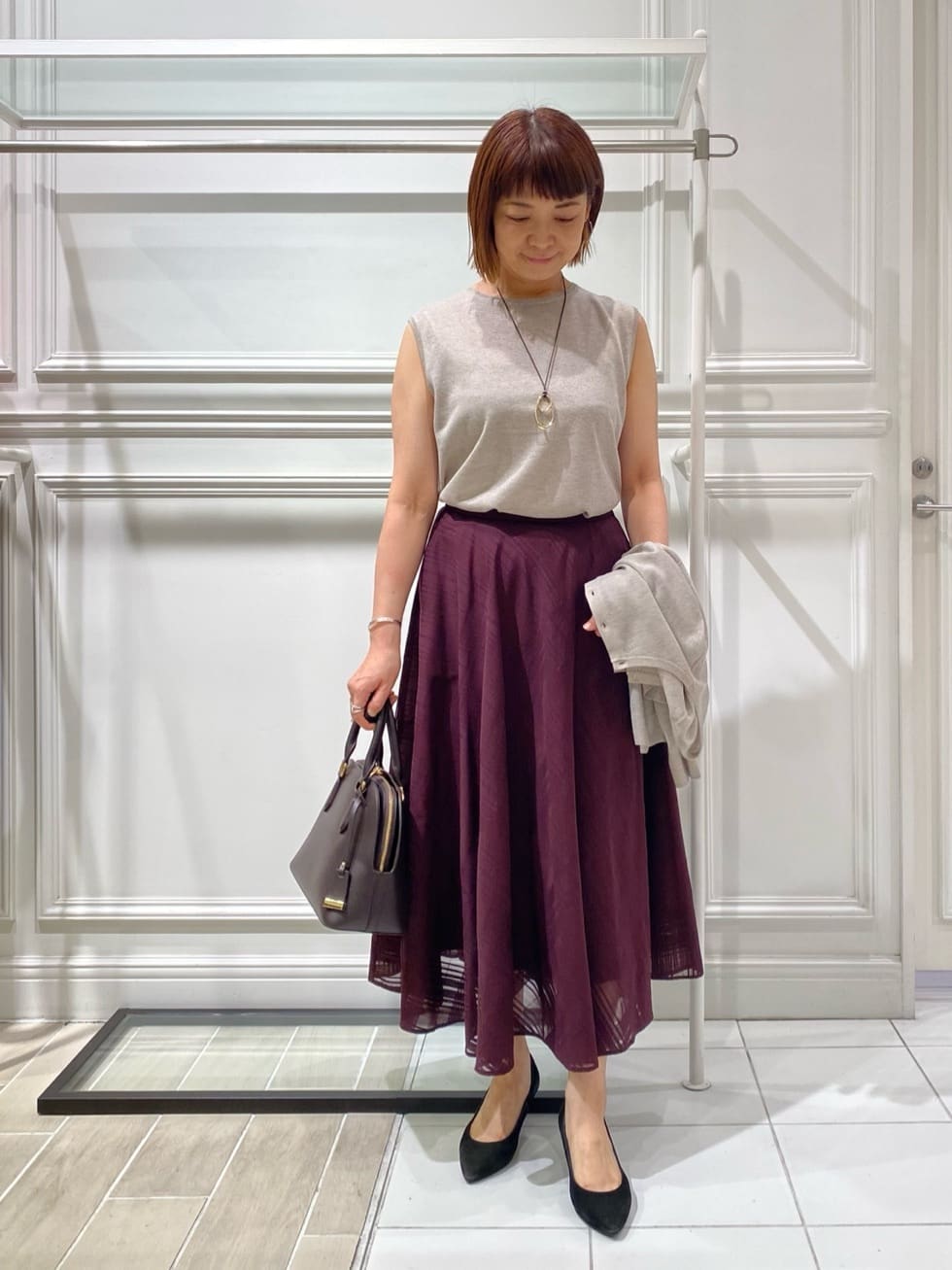 AKKOさんの「UNTITLED｜【アンサンブル可/洗える】シアーノースリーブ プルオーバー」を使ったコーディネート