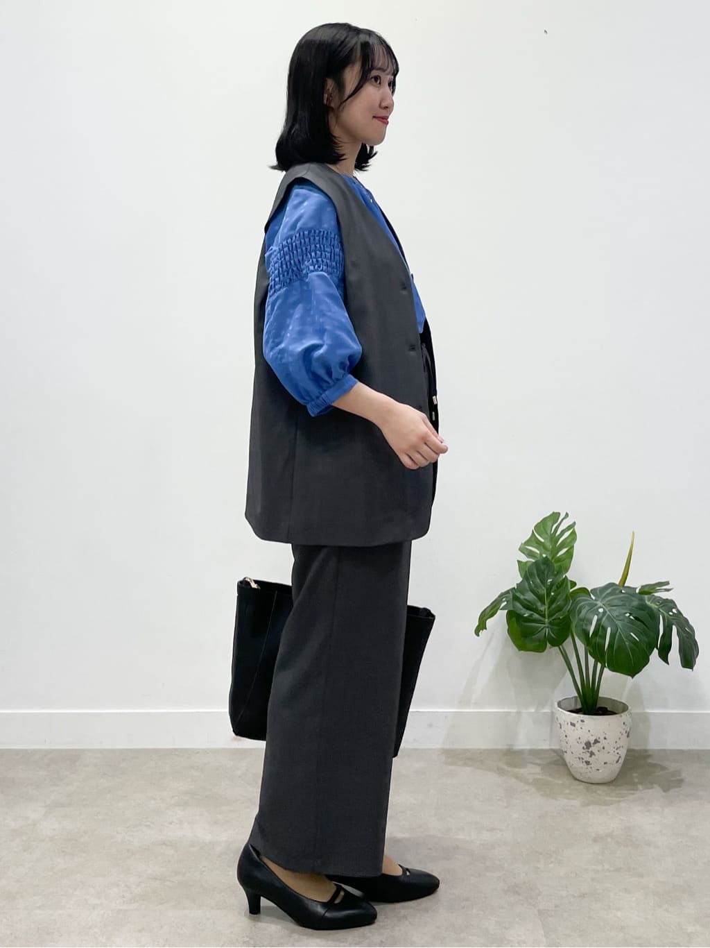 yukariさんの「Reflect｜【ウエスト総ゴム／セットアップ／単品使いOK◎】ベスト＋ストレートパンツセット」を使ったコーディネート