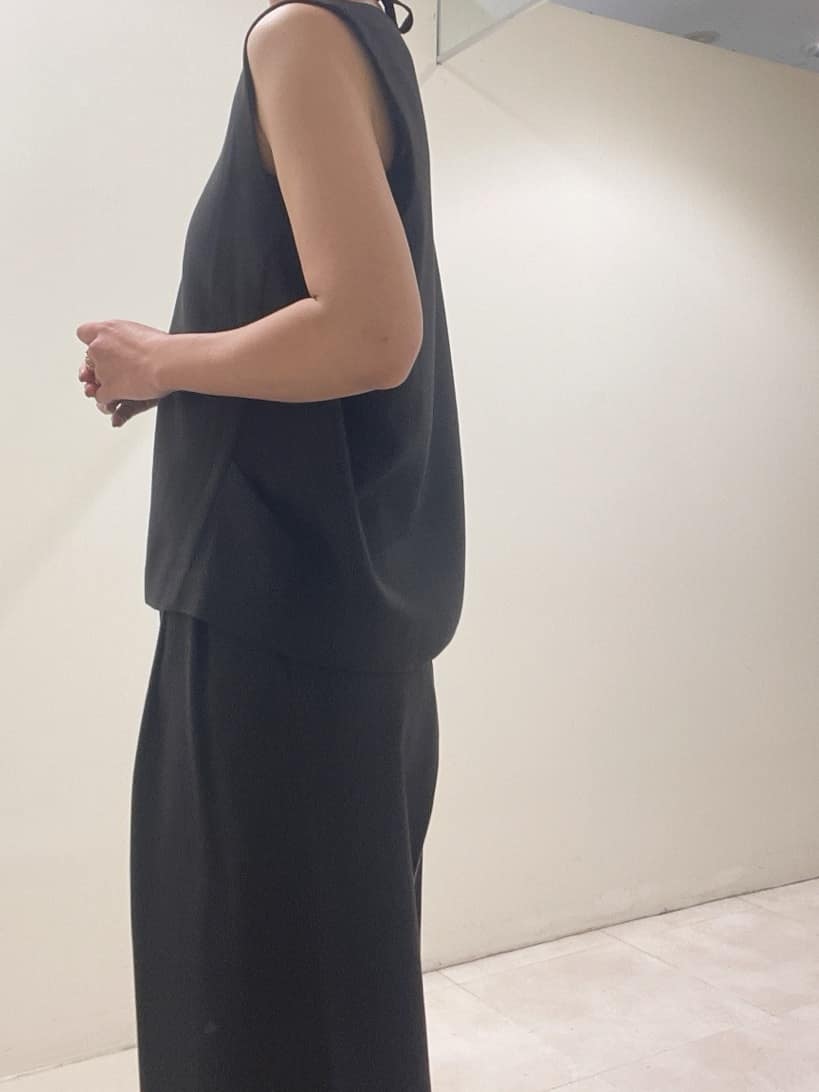 IWAMOさんの「UNTITLED｜【セットアップ可/洗える】梳毛調合繊Vネックベスト」を使ったコーディネート