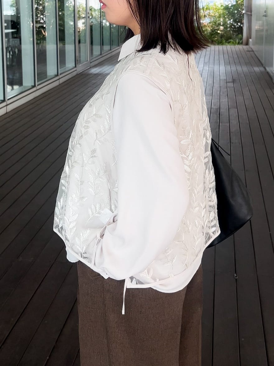 ちびゆきさんの「grove｜リーフ刺繍スパンコールベスト＆ブラウスセット」を使ったコーディネート