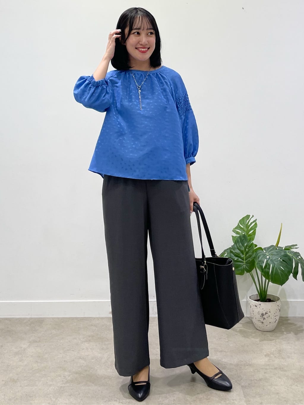 yukariさんの「Reflect｜【ウエスト総ゴム／セットアップ／単品使いOK◎】ベスト＋ストレートパンツセット」を使ったコーディネート