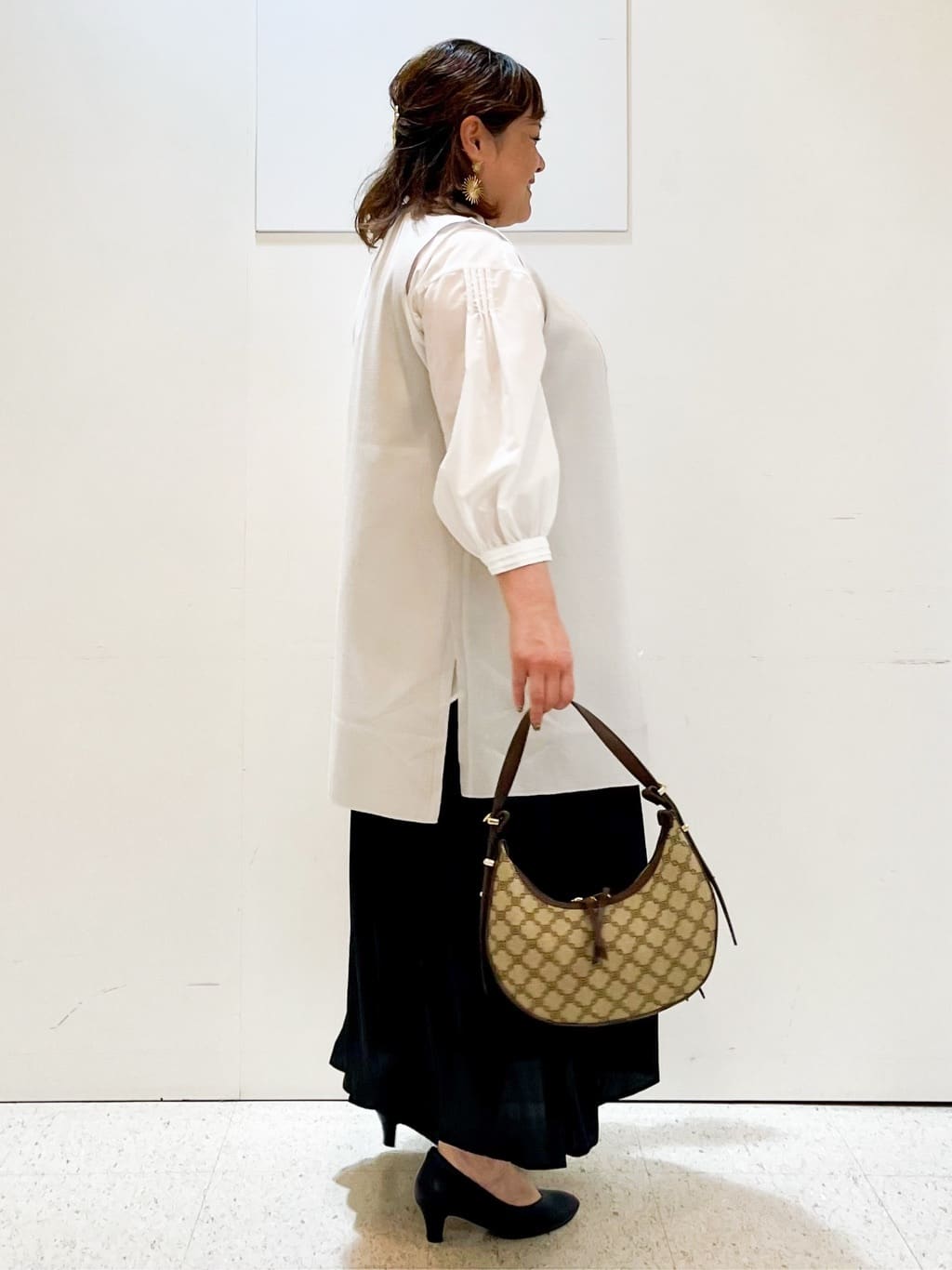 kimmyさんの「Reflect｜【程よいゆとり感／体型カバー】ピンタックデザインシャンブレーブラウス」を使ったコーディネート