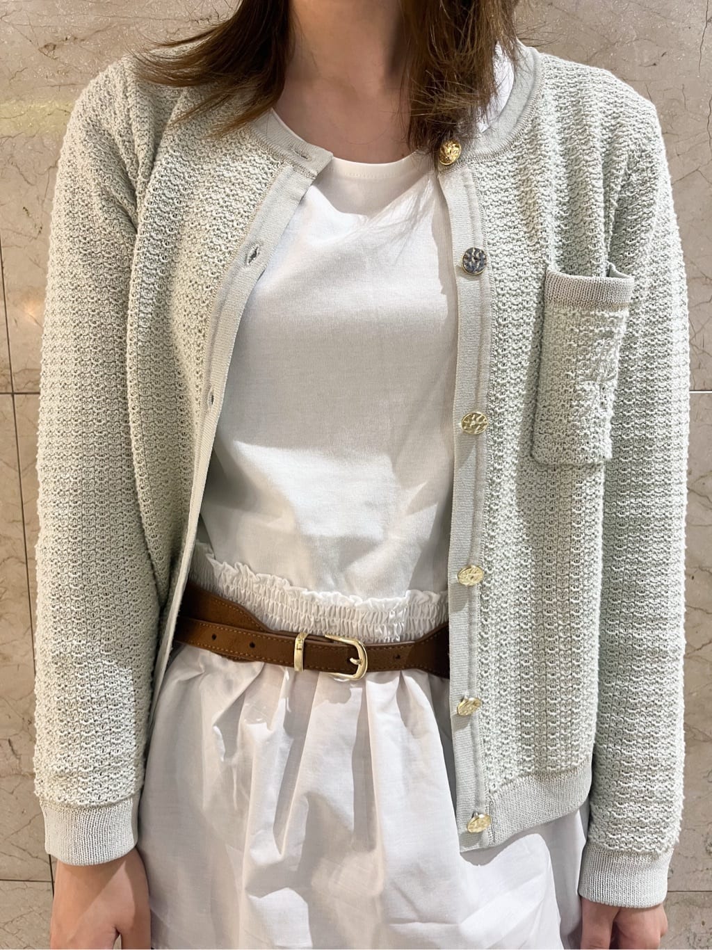まひるさんの「index｜ロゴ刺繍クルーカーディガン【洗濯機洗い可】」を使ったコーディネート