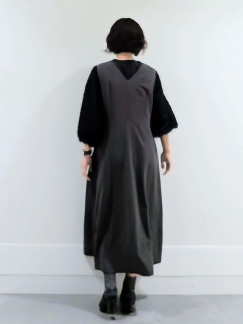 ミズタさんの「UNTITLED｜【丸首/Tシャツ風/短丈】シャギースリーブ ポンチカットソー」を使ったコーディネート