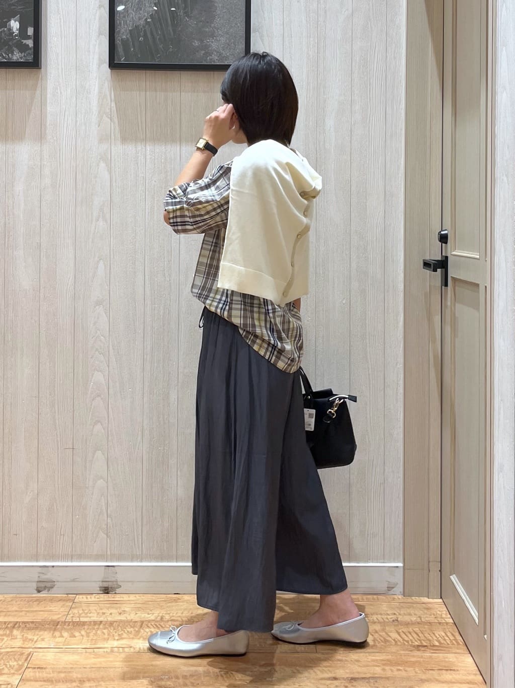shirayuuuさんの「SHOO･LA･RUE｜【洗える/S-LL】上品なラメ使い クルーネック ニットカーディガン」を使ったコーディネート
