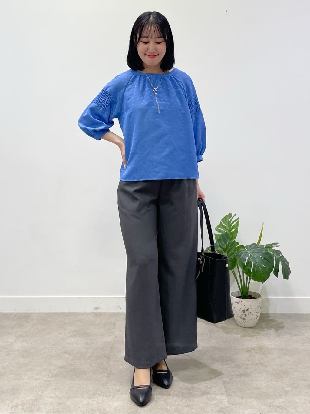 yukariさんの「Reflect｜【ウエスト総ゴム／セットアップ／単品使いOK◎】ベスト＋ストレートパンツセット」を使ったコーディネート