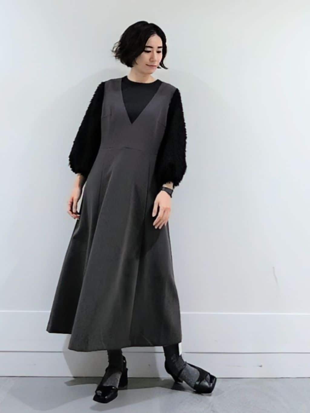 ミズタさんの「UNTITLED｜【丸首/Tシャツ風/短丈】シャギースリーブ ポンチカットソー」を使ったコーディネート