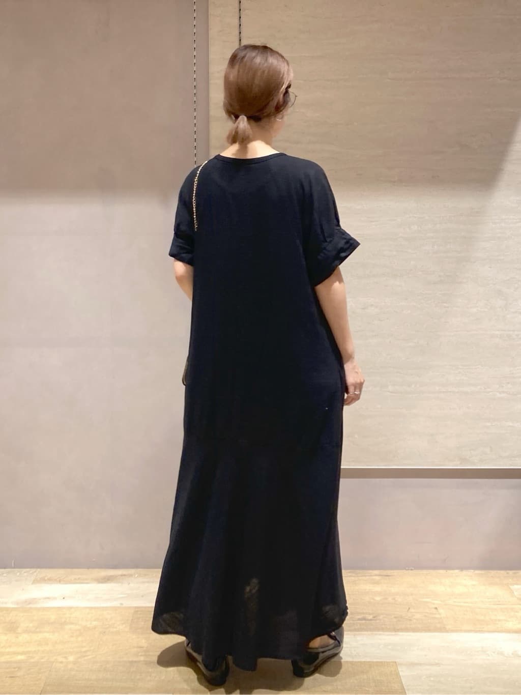 たけねぇさんの「OPAQUE.CLIP｜レーヨン麻キーネックワンピース【洗える】」を使ったコーディネート