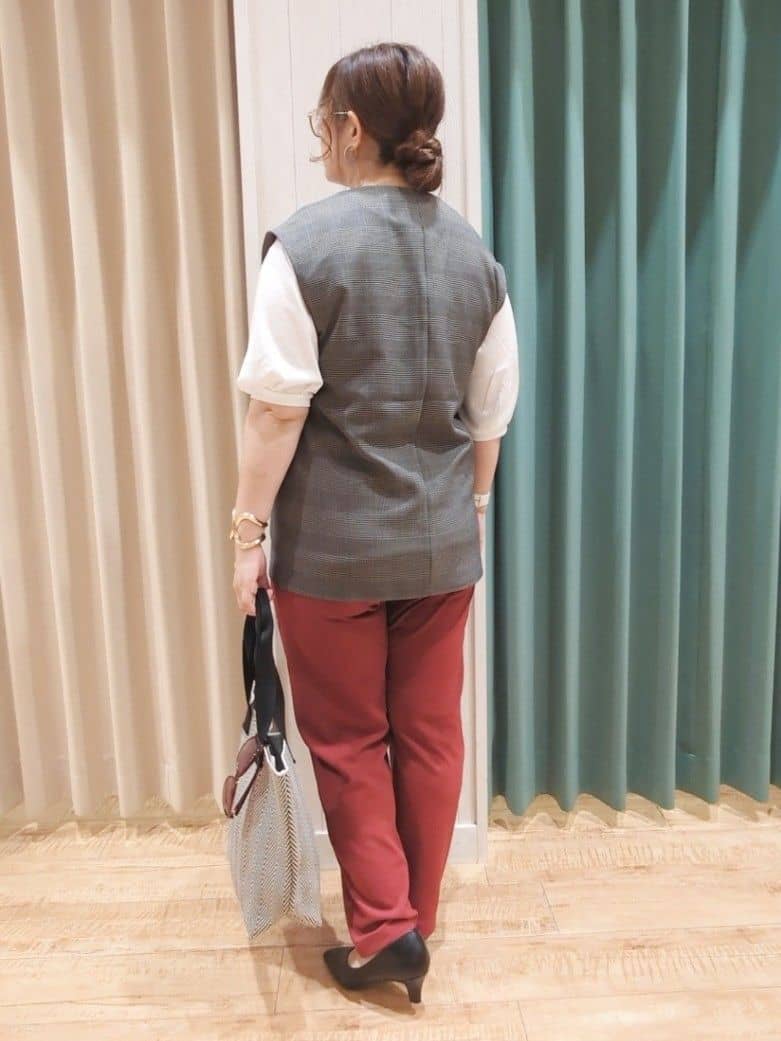 タガさんの「SHOO･LA･RUE｜【S-LL/セットアップ可/洗濯後しわになりにくい】ダブルベスト」を使ったコーディネート