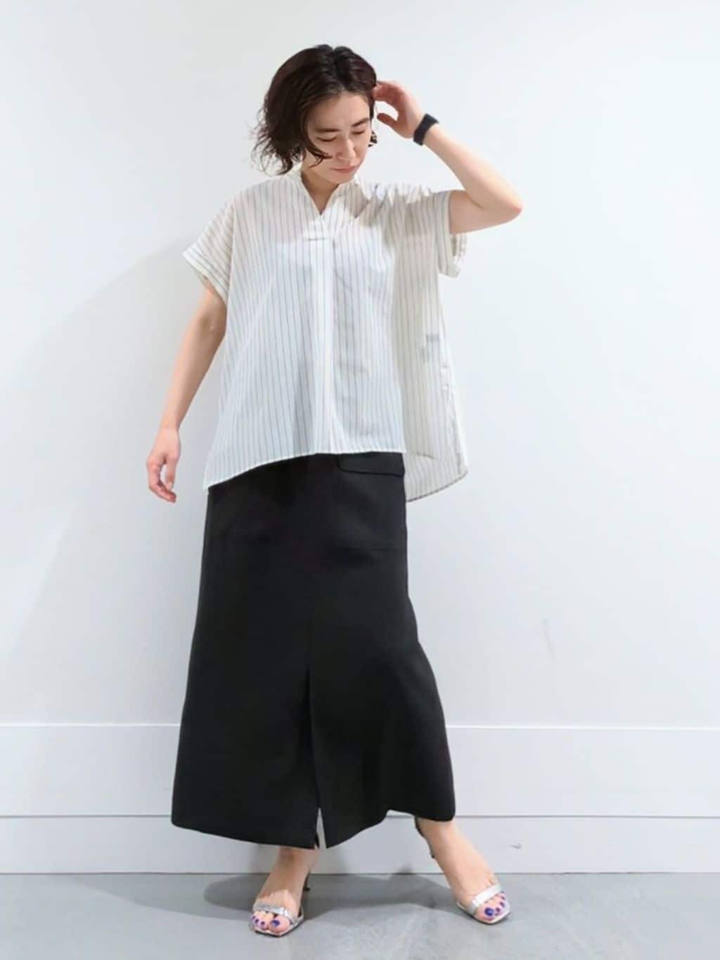 ミズタさんの「UNTITLED｜【洗える/スキッパー】フレンチスリーブシアーブラウス」を使ったコーディネート