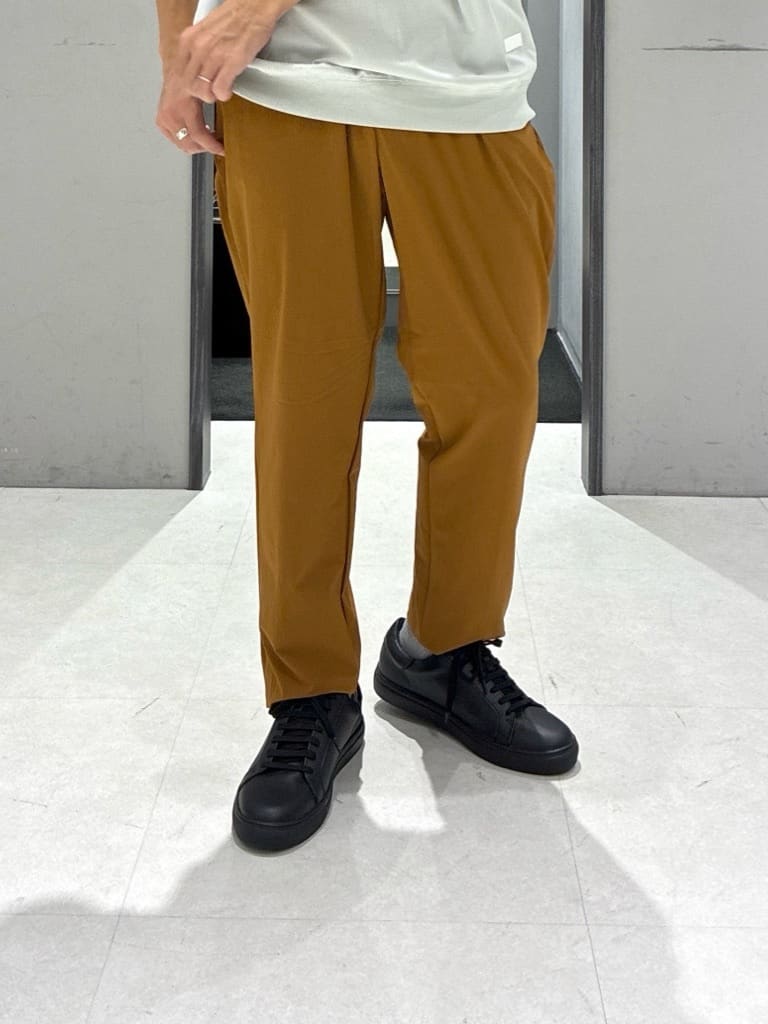 わいずみさんの「TAKEO KIKUCHI｜【抗菌防臭/シーズンレス】シアサッカーギンガムチェック ストレッチシャツ」を使ったコーディネート