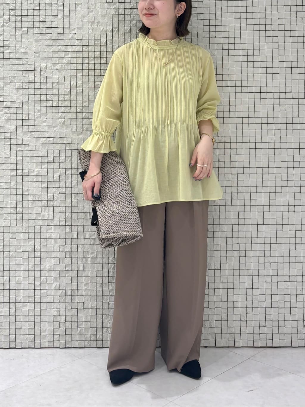 sakuさんの「INDIVI｜【洗える/コットン】ピンタックシアーブラウス」を使ったコーディネート