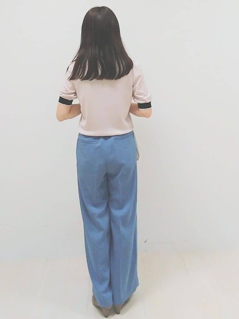 SANAさんの「Reflect｜【WEB先行カラーあり／手洗い可／アンサンブル可】バイカラーカーディガン」を使ったコーディネート