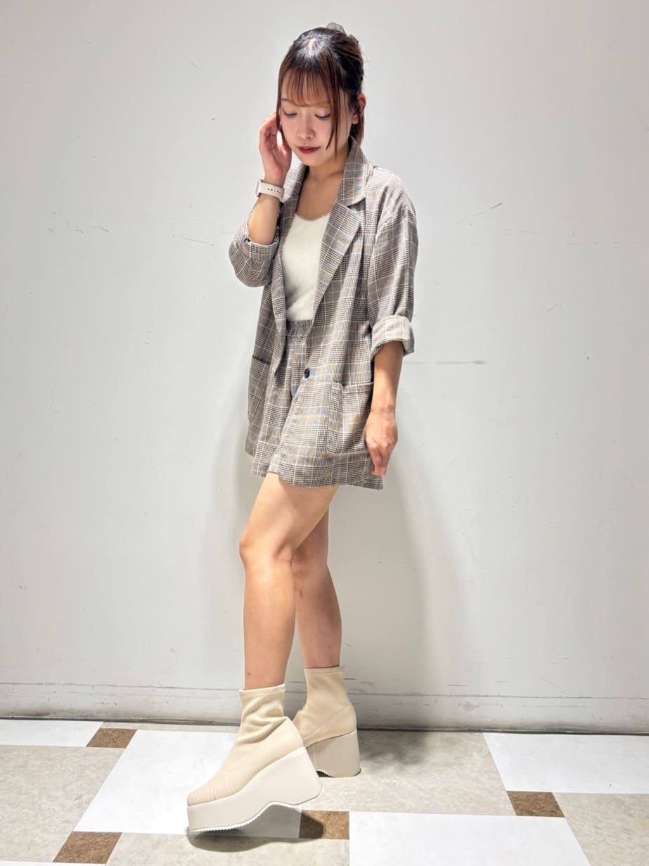 せらら⭐️さんの「ESPERANZA｜厚底ニットショートブーツ」を使ったコーディネート