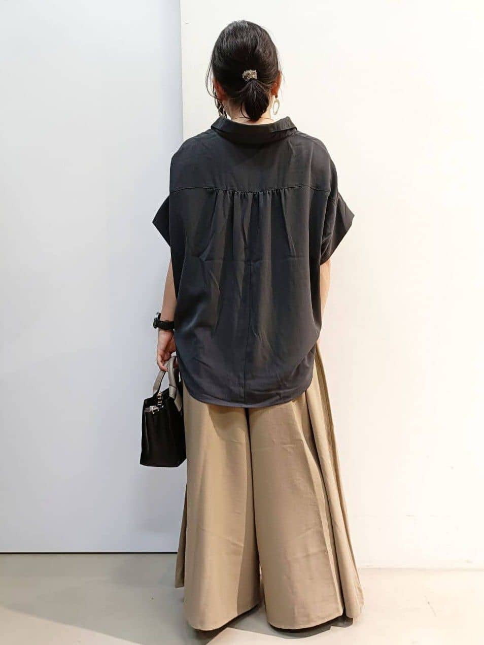 あんさんの「THE SHOP TK｜【インしなくても決まる】スキッパーシャツ/接触冷感/防シワ/速乾」を使ったコーディネート