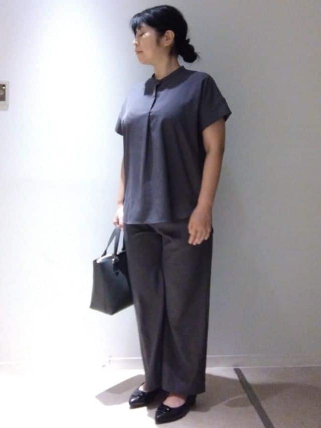 sakoさんの「Reflect｜【E‐QUALITY／ウエスト総ゴム／セットアップ／単品使いOK◎】ブラウス＋ストレートパンツセット」を使ったコーディネート