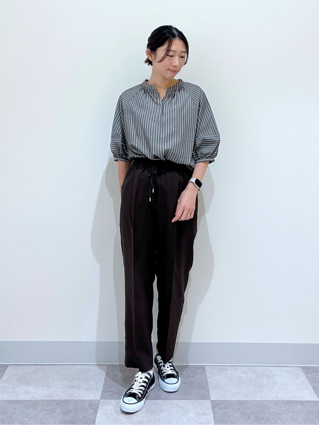 canaさんの「Dessin｜【ウエストゴム・洗える】センターライン入りテーパードパンツ（XS～L）」を使ったコーディネート
