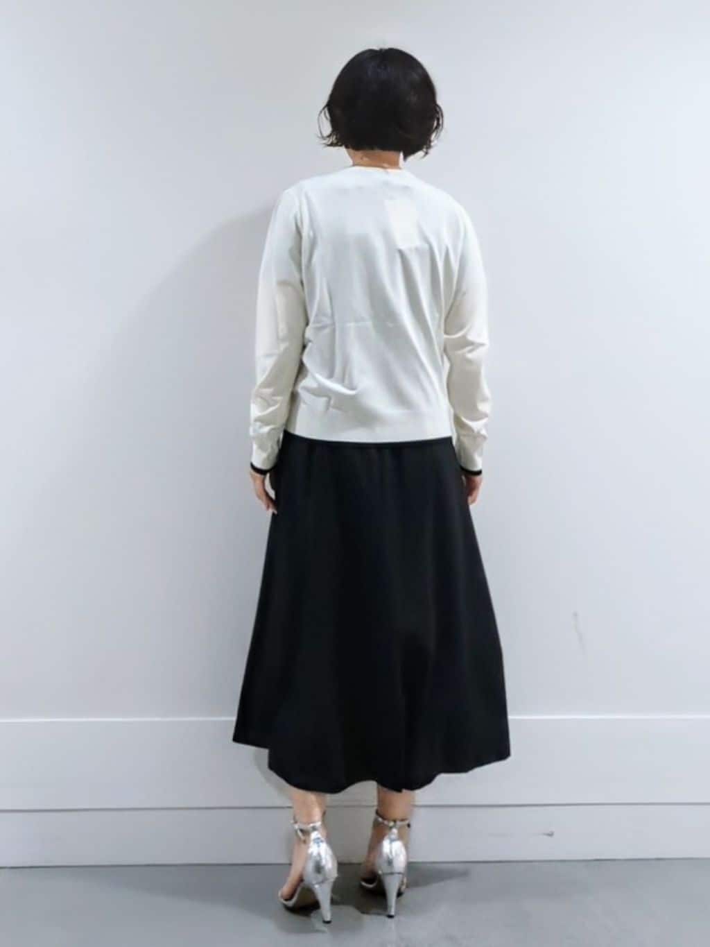 ミズタさんの「UNTITLED｜【アンサンブル可/薄手】ベーシッククルーネックカーディガン」を使ったコーディネート