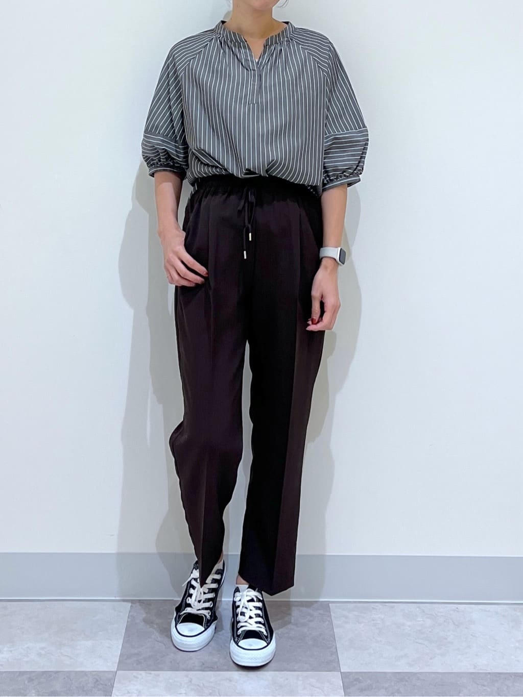 canaさんの「Dessin｜【ウエストゴム・洗える】センターライン入りテーパードパンツ（XS～L）」を使ったコーディネート