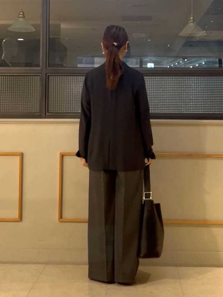 𝑹𝑶𝑴𝑰さんの「INDIVI｜【軽く羽織れる！】ダブルジャケット」を使ったコーディネート