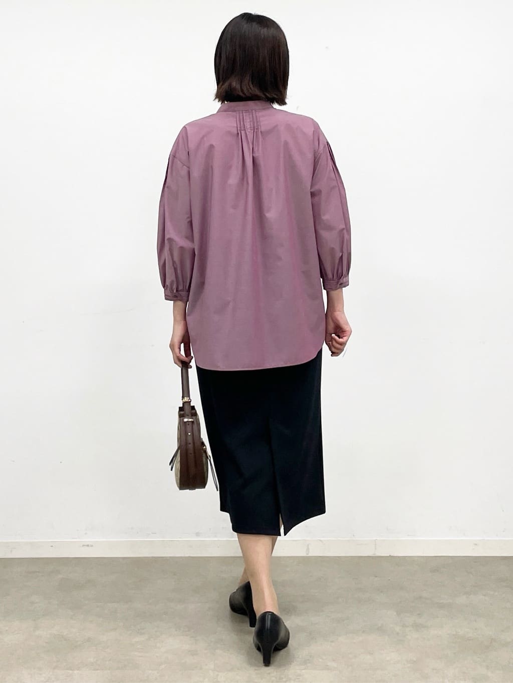 あやたかさんの「Reflect｜【程よいゆとり感／体型カバー】ピンタックデザインシャンブレーブラウス」を使ったコーディネート