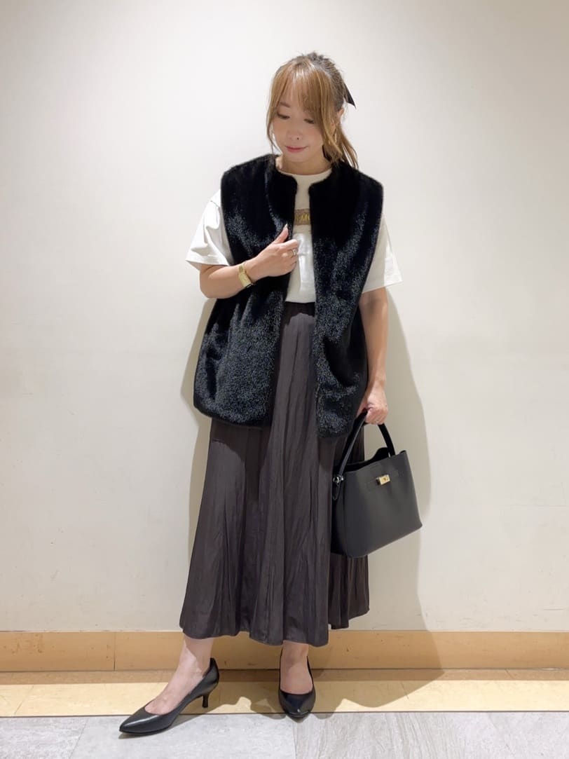 sattoさんの「UNTITLED｜【コットン100/ゆったり/ショート丈/洗える】ベロアロゴTシャツ」を使ったコーディネート