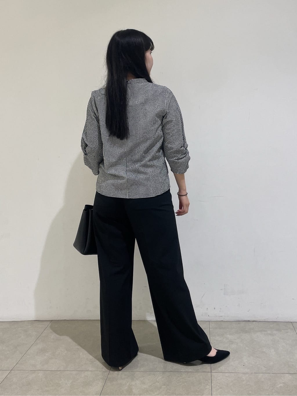 emikaさんの「INDIVI｜【褒められパンツ】ワンタックワイドパンツ」を使ったコーディネート