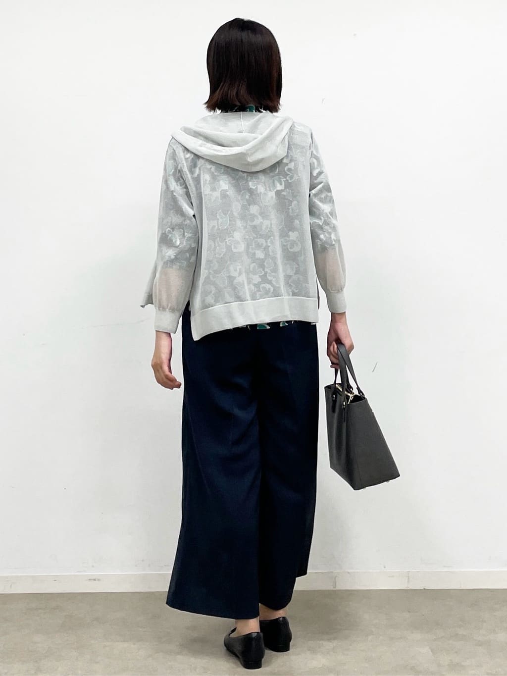 あやたかさんの「Reflect｜【寒暖差対策に◎／手洗い可／旅行や通勤に】フード付きシアーカーディガン」を使ったコーディネート
