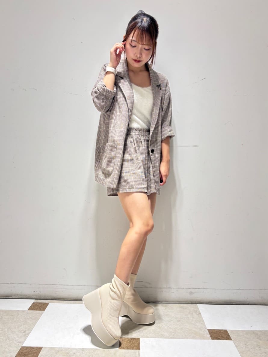 せらら⭐️さんの「ESPERANZA｜厚底ニットショートブーツ」を使ったコーディネート
